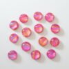 Lot de 14 cabochons en verre dichroïque fuchsia avec ondulations arc-en-ciel / 11 mm